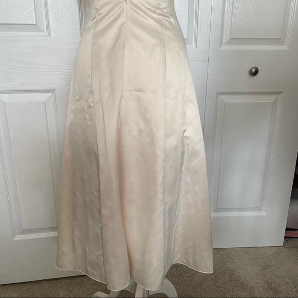 JS Boutique Cream Strapless Form Fitting Prom Formal Event Bridal Evening Gown - Picture 3 of 16